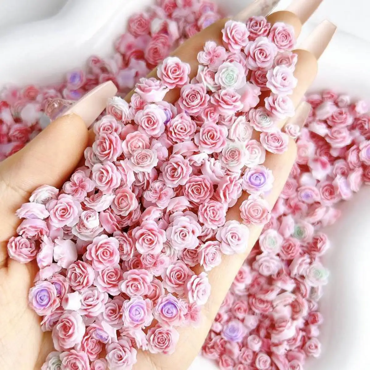 สุ่มผสม 3D เรซิ่นพลัมสีชมพู Rose Gradient เล็บ Charms Sweet Glow in the Night ดอกไม้ตกแต่งเล็บ DIY Craft Supplies