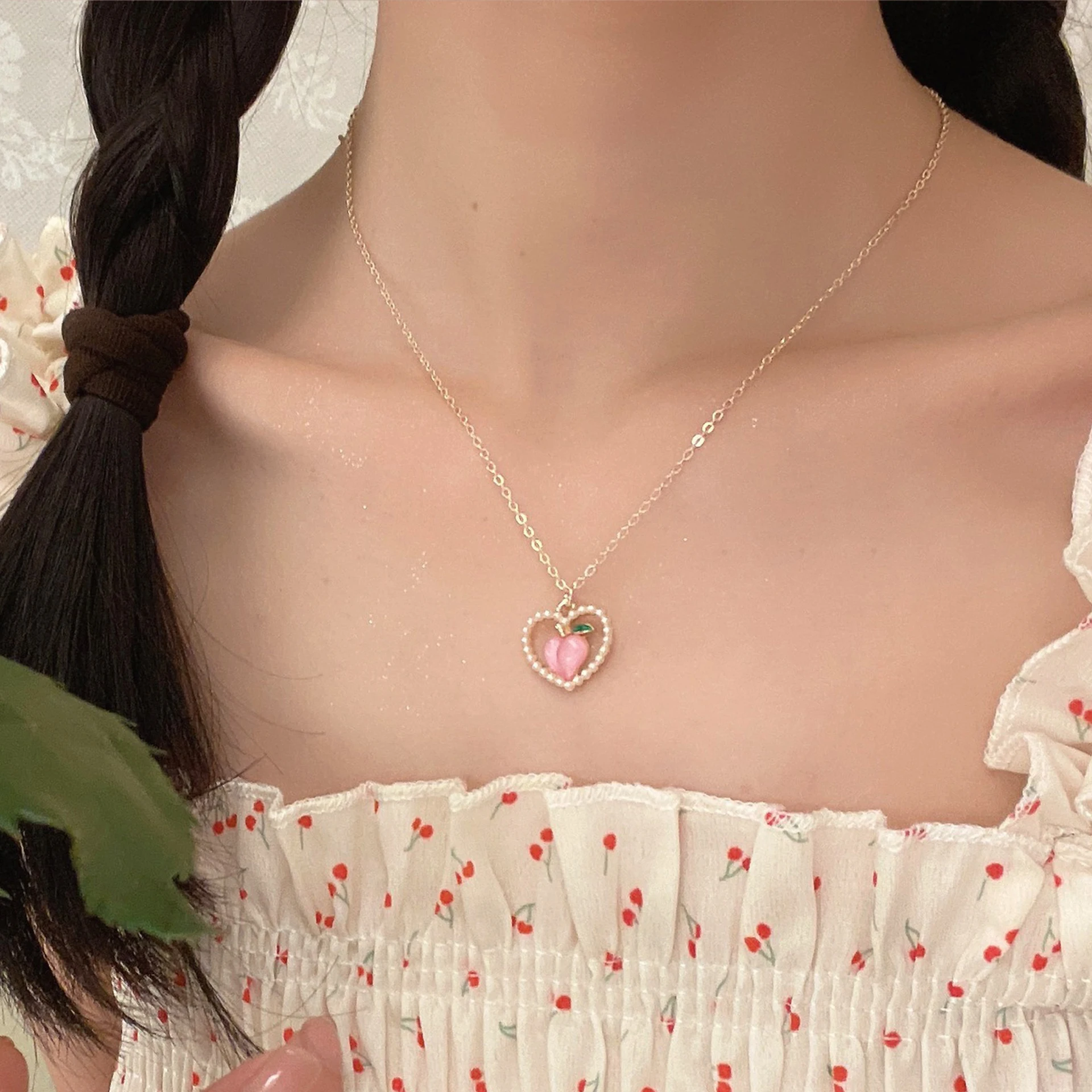 Aihua Exquisite Korean Pearl Crystal Love Peach Heart Necklace for Women Girls Clavicle Chain Valentine's Day Jewelry Gifts