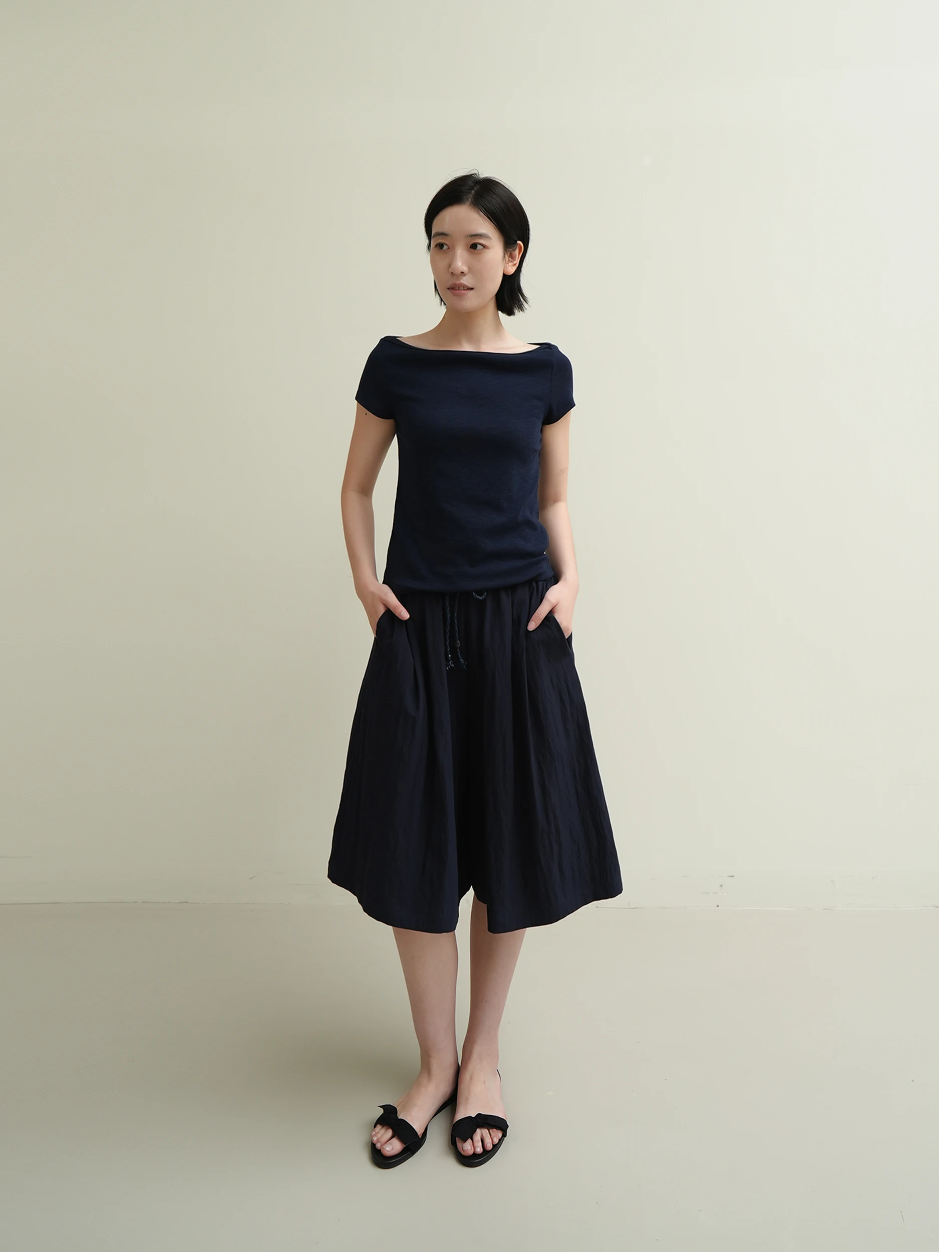 

Женские повседневные брюки в стиле ретро с эластичным поясом, летние, 2025 года, для работы, простые, стройнящие, средней длины, с широкими штанинами