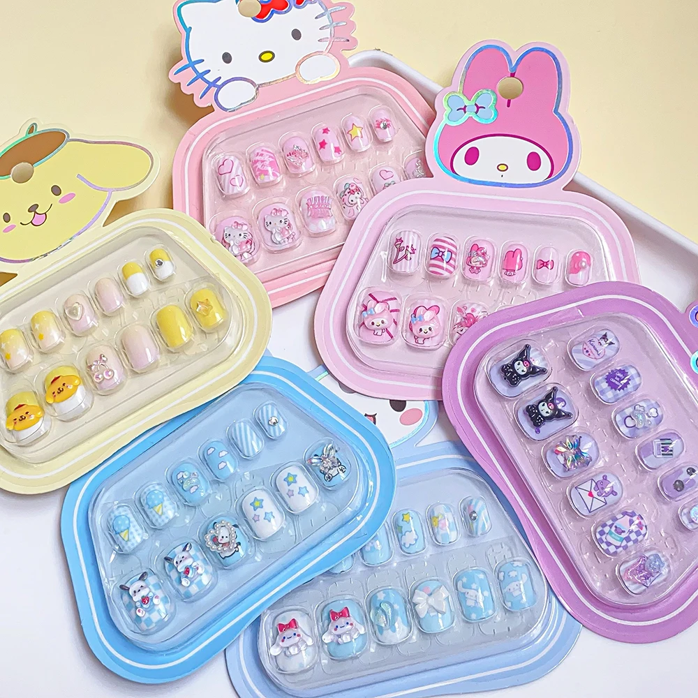 6 colores chica Kuromi Hello Kitty prensa en uñas 12 puntas con pegamento de gelatina juego de uñas postizas Kawaii dibujos animados Anime uñas postizas para regalo de chico