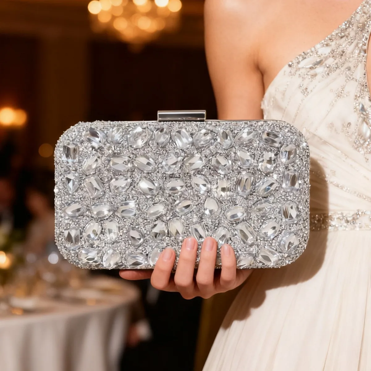 Luxury Shining Diamond Inlay Ladies Dinner Evening Bags Wedding Party Chain Shoulder Bag Crossbody Bag for Women Charm Clutch