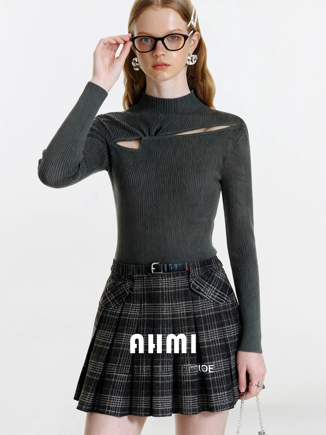 

AHMI ey Tone Thought Hollow out f High Ne Knitwear Loose Slimming Base Layer Top Overhead Autumn Winter Women's Faion