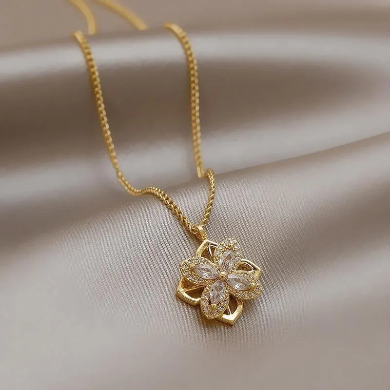 Women Titanium Steel Dainty Heart Pendant Necklace European Fashion Light Luxury Niche Design Elegant Statement Neck Jewelry