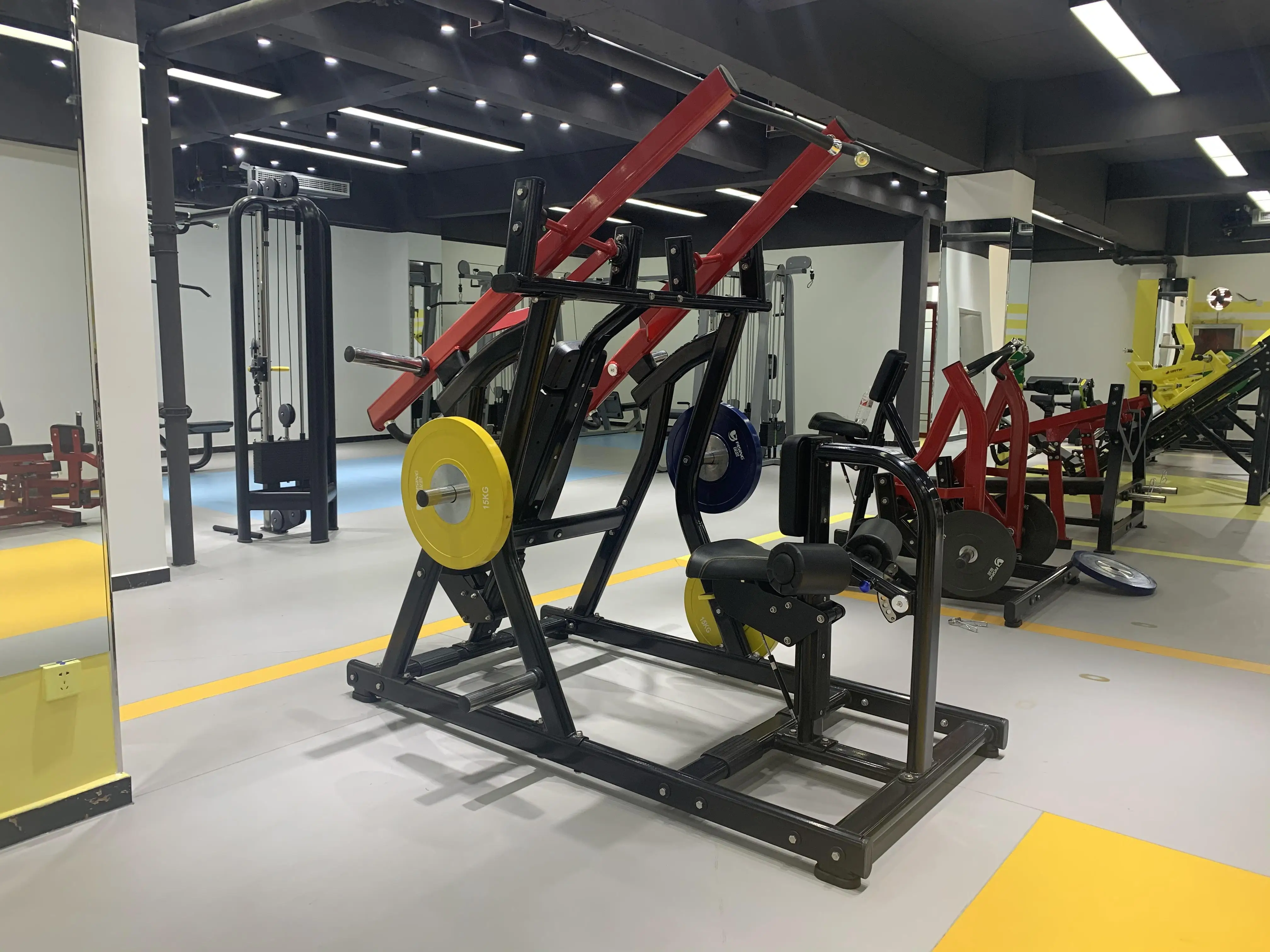 آلة اللياقة البدنية الرياضية في صالة الألعاب الرياضية آلة ضغط الصدر سوبر انلاين جديدة