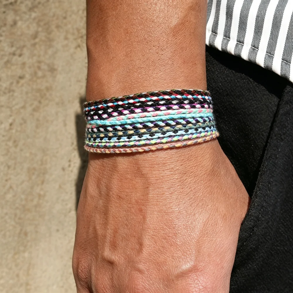 Einfaches Farbiges Geflochtenes Baumwollseil-Armband für Männer, Retro Tibetisches Handpoliertes Mehrschichtiges Damen-Armband, Modeschmuck-Accessoires