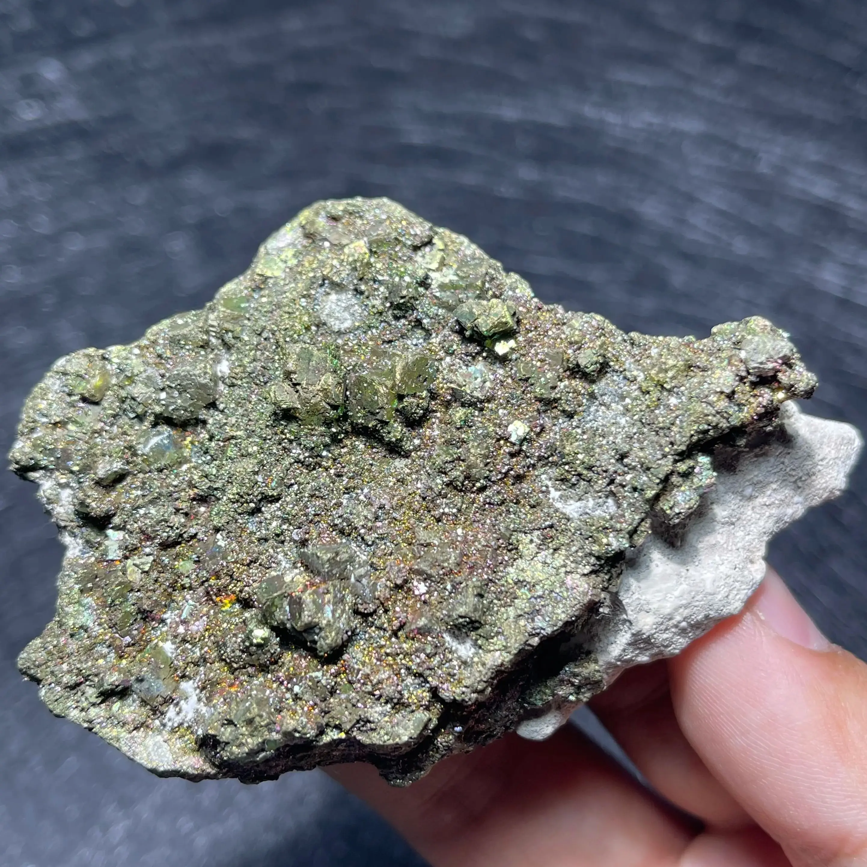 Natural Raw Stone Indonesia Pyrite Crystal Chalcopyrite Quartz Mineral Specimen Rock Home Decoration Gift Healing