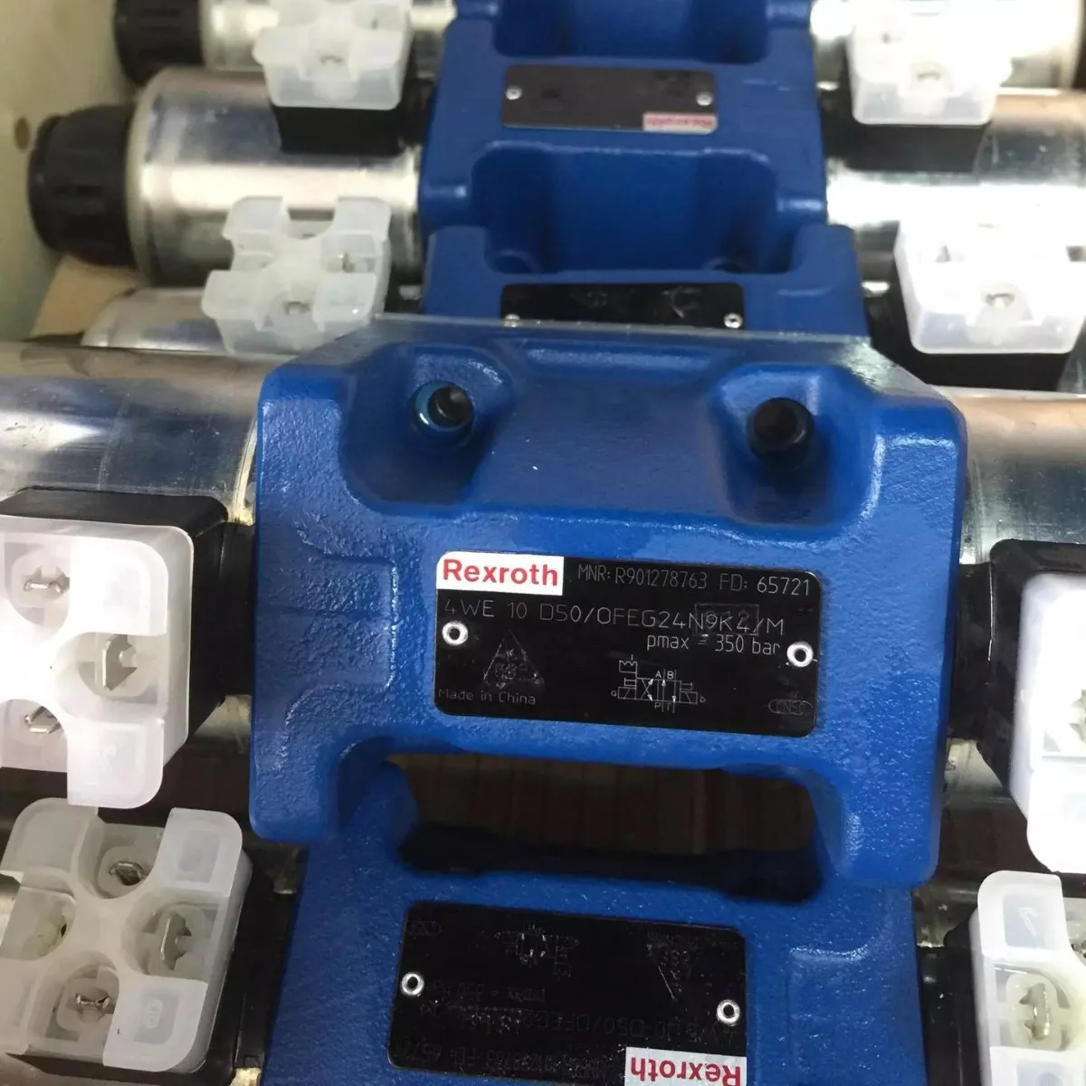 Rexroth Proportional Directional Valve R900940391 4WRZ10E1-85-5X/6A24NK4/D3V