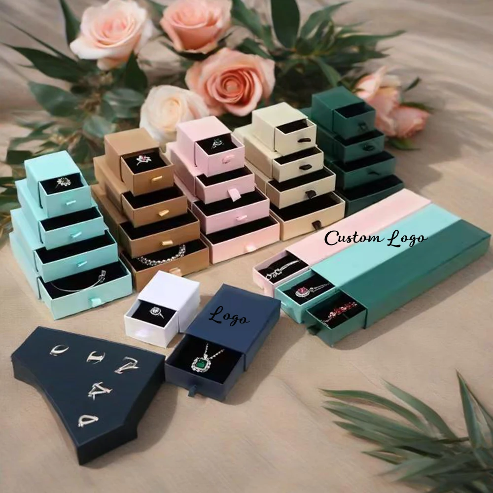 

100 упаковок картонных ящиков для демонстрации ювелирных изделий, индивидуальный логотип 7x7x2,5 см, фиолетовые толстые бумажные подвески, серьги, ожерелья, подарочная коробка