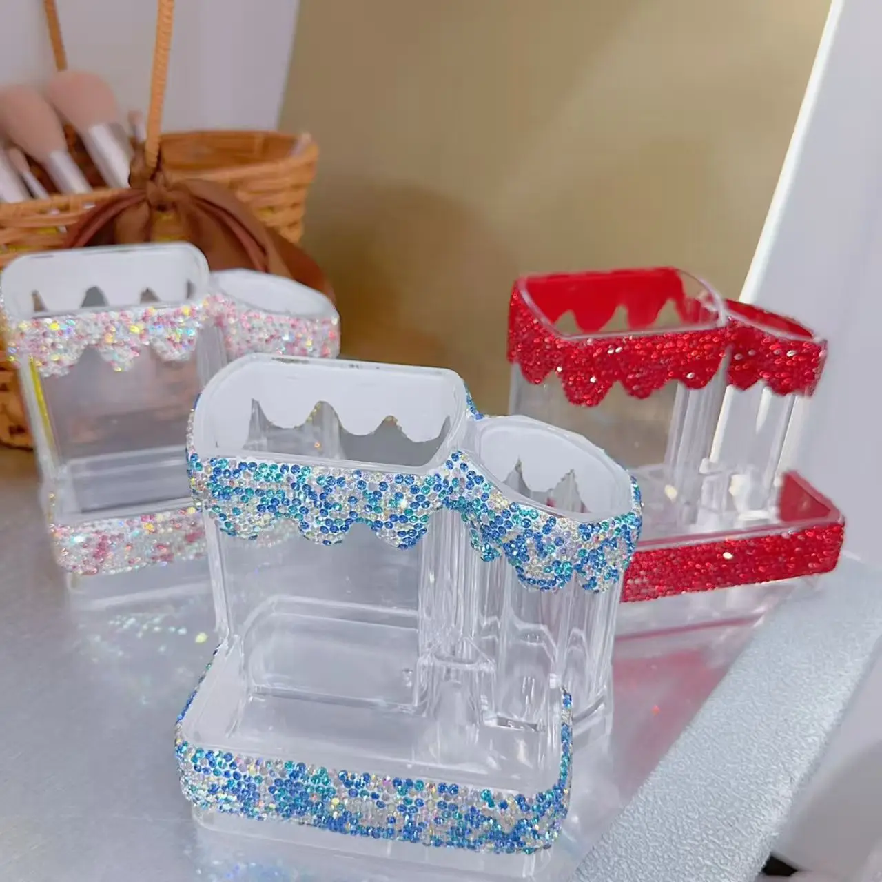 3 grid Bling Rhinestone Makeup Brush Storage Box Acrylic Eyebrow Pencil Lipstick Display Shelf Desktop Cosmetic Organizer Tool