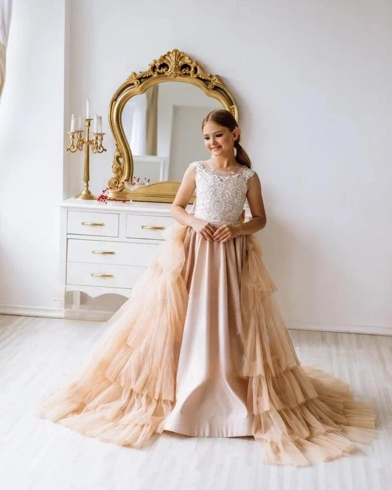 

Princess Tulle Flower Girl Dress Girls Junior Bridesmaid Lace Baby Dress with Train Dresses for Party and Wedding Ball Gown