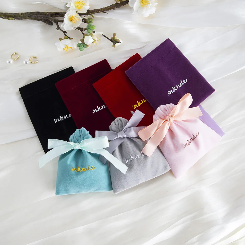 Custom Logo 10x12cm Luxury Thick Velvet Jewelry Pouch Bulk Plush Bracelet Storage Bag Beige Velour Necklace Pouches With Ribbon