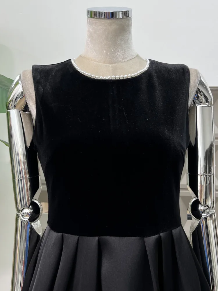 DFDG 2025 فستان نسائي ريترو مخملي لربيع وصيف غير متماثل مرقع رقبة مستديرة بدون أكمام بحزام خصر فستان باري متدفق