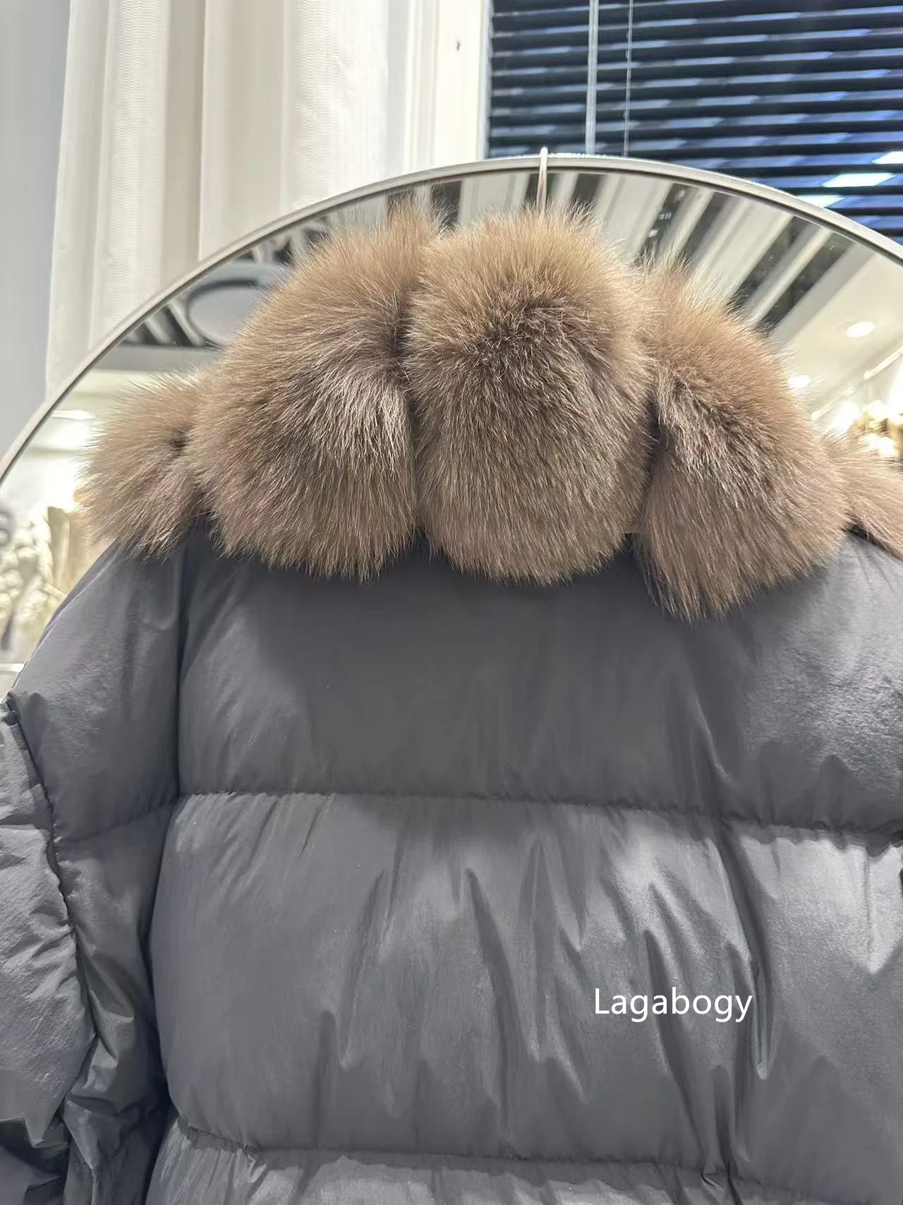 Lagabogy 2026 Long Down Jacket Winter Large Real Fox Fur Collar Waist Women Parkas Elegant Thicken Hooded White Duck Puffer Coat