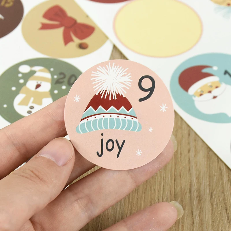 ملصقات دائرية لعيد الميلاد مكونة من 24 رقمًا، ملصقات العد التنازلي لعيد الميلاد، ملصقات هدايا لشهر عيد الميلاد والسانتا #5