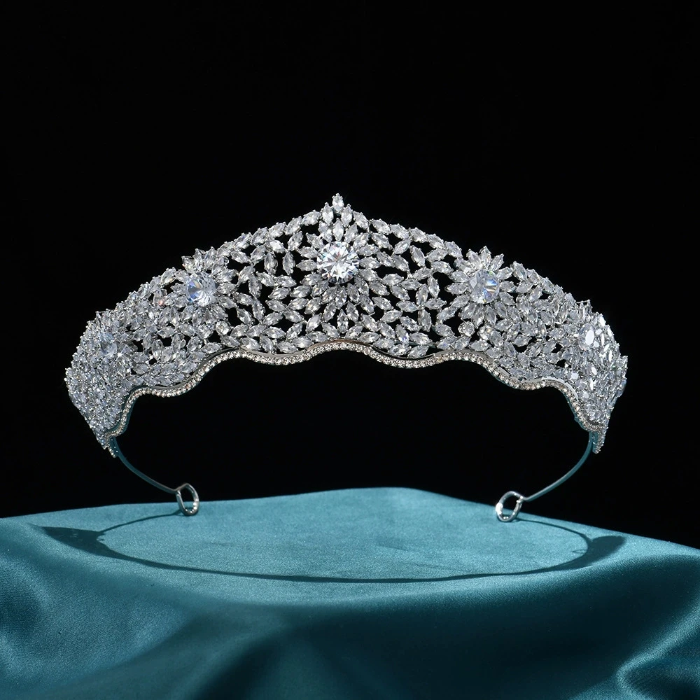 Korean Sweet Baroque FLower Wedding Bride's Headpiece Elegant Hair Crown for Party Ball Party Ceremony Birthday Hairband