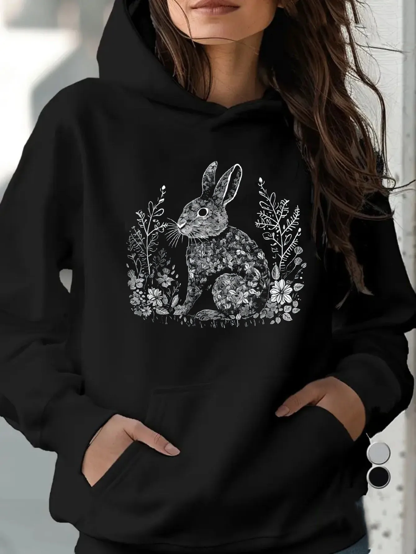 

Женская и унисекс винтажная толстовка с капюшоном Cottagecore Rabbit & Floral — мягкий эластичный пуловер с принтом кроличьего лица и листва