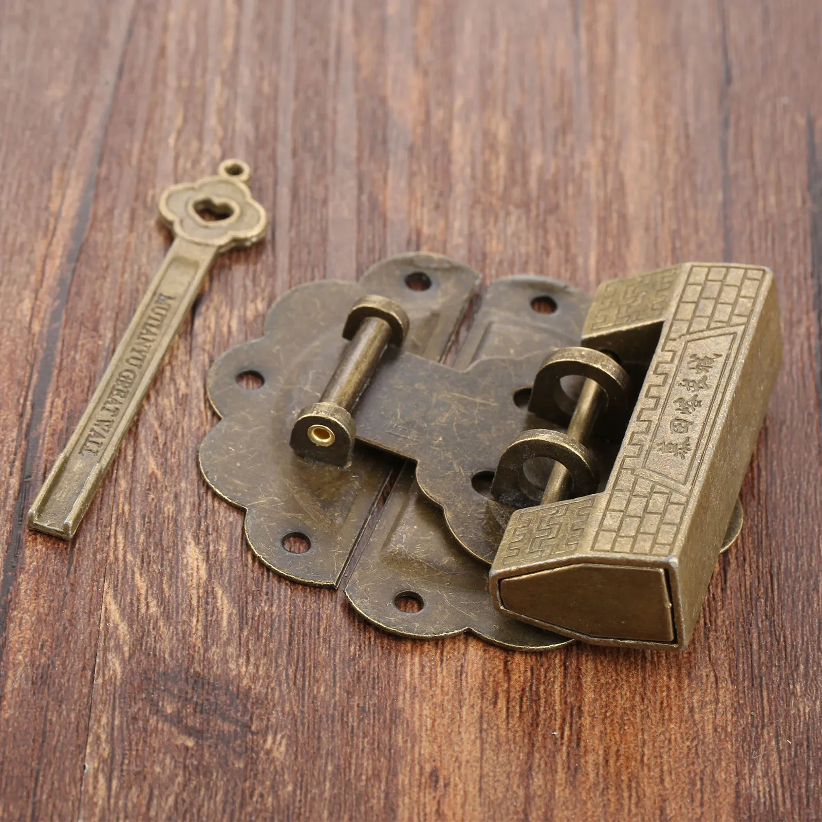 Antique Furniture Chinese Old Box Latch Hasp Buckle Clasp and Antique Bronze Lock Padlock for Cabinet Jewelry Wooden Box