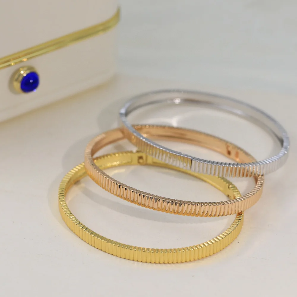 Classic Striped Metal Neutral Bracelet For Women With High-end Texture Fashionable Accessories Gifts Luxury Jewelry Trendy Cool