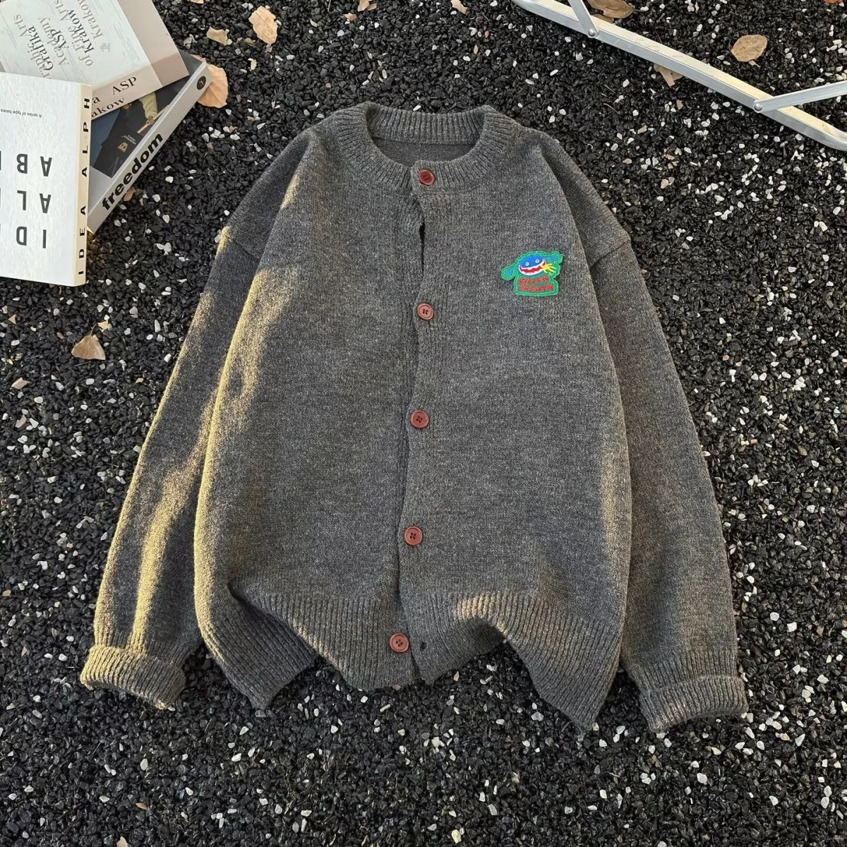 

Ретро американский трикотаж с мультяшной вышивкой, свободный крой, осень-зима, новый повседневный вязаный джемпер для мужчин и женщин