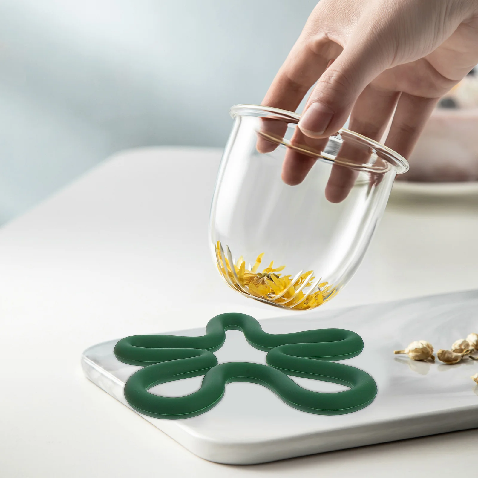 

2Pcs Silicone Trivets Mats Thickened Durability Festive Holiday Decor Multi Functional Use Hot Pads for Countertop Protection