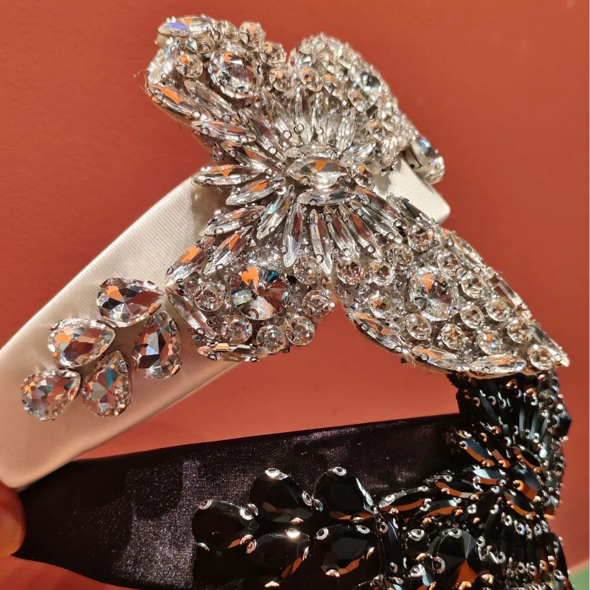 Hot Sale Retro Light Luxury High-end Headband Heavy Industry Diamond-encrusted Butterfly Headgear Banquet Birthday Party Headgea