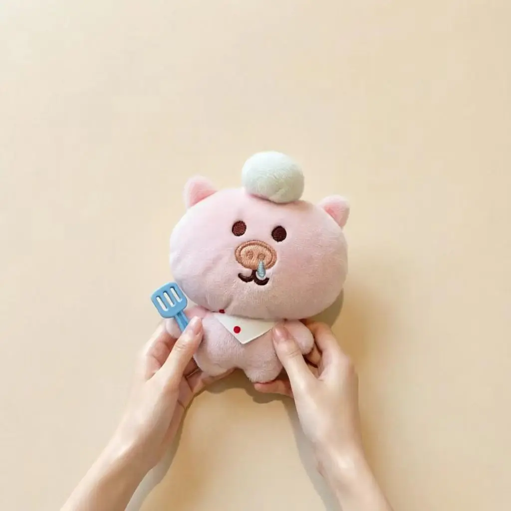 Bag hanging decorations, schoolbag plush accessories, creative and cute pig-shaped keychains for kids, ins figurines. view 3