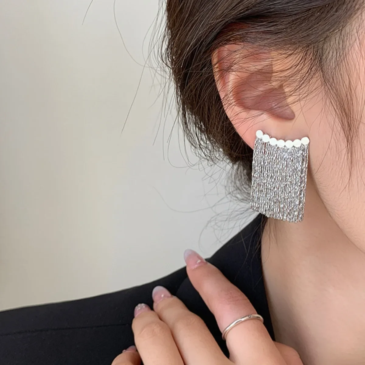 Elegant Silver Needle Earrings Arc Tassel Chain Minimalist Design for Wedding Party Formal Occasions