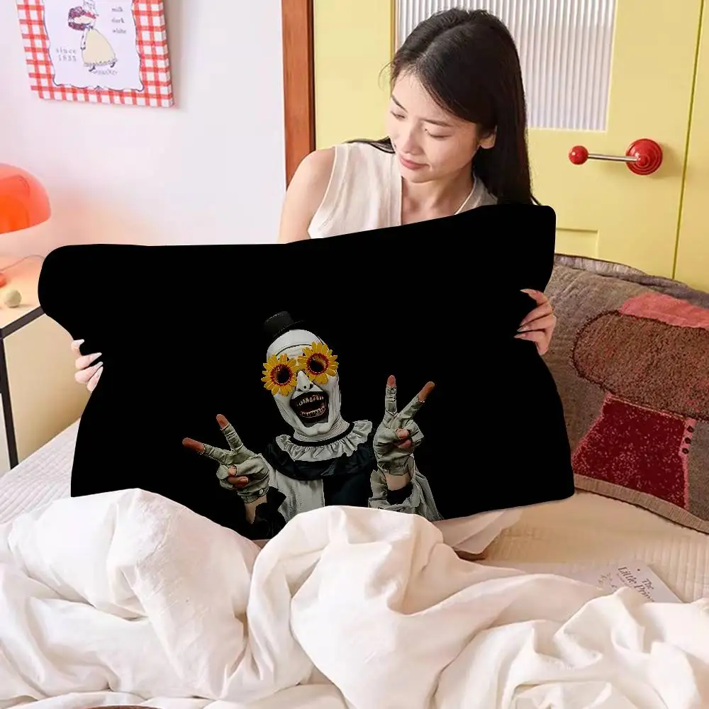 Horror Movie Terrifiers Quick-Dry Polyester Pillow Scarf - Moisture-Wicking & Breathable for Hot Sleepers