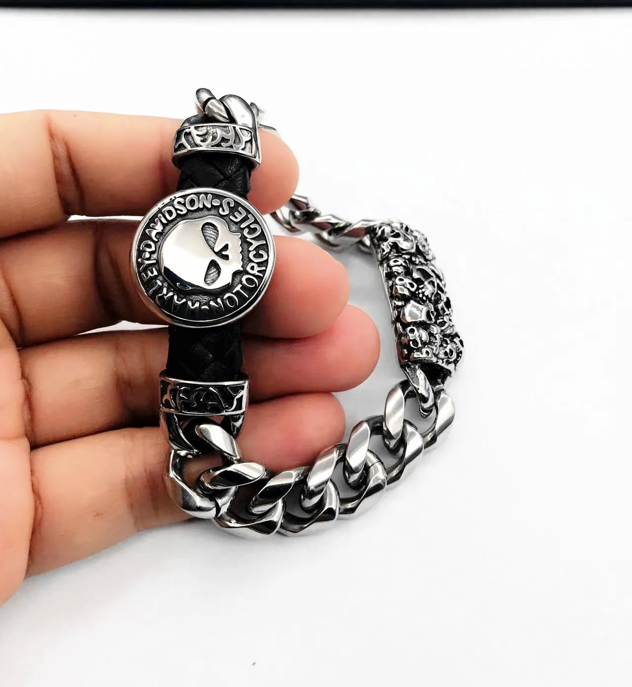 

Creative Personality Men Women Trend Punk Hip Hop Skull Bracelet Skull Bracelet For Harley Pan America ADV1250 PA1250 PANAMERICA