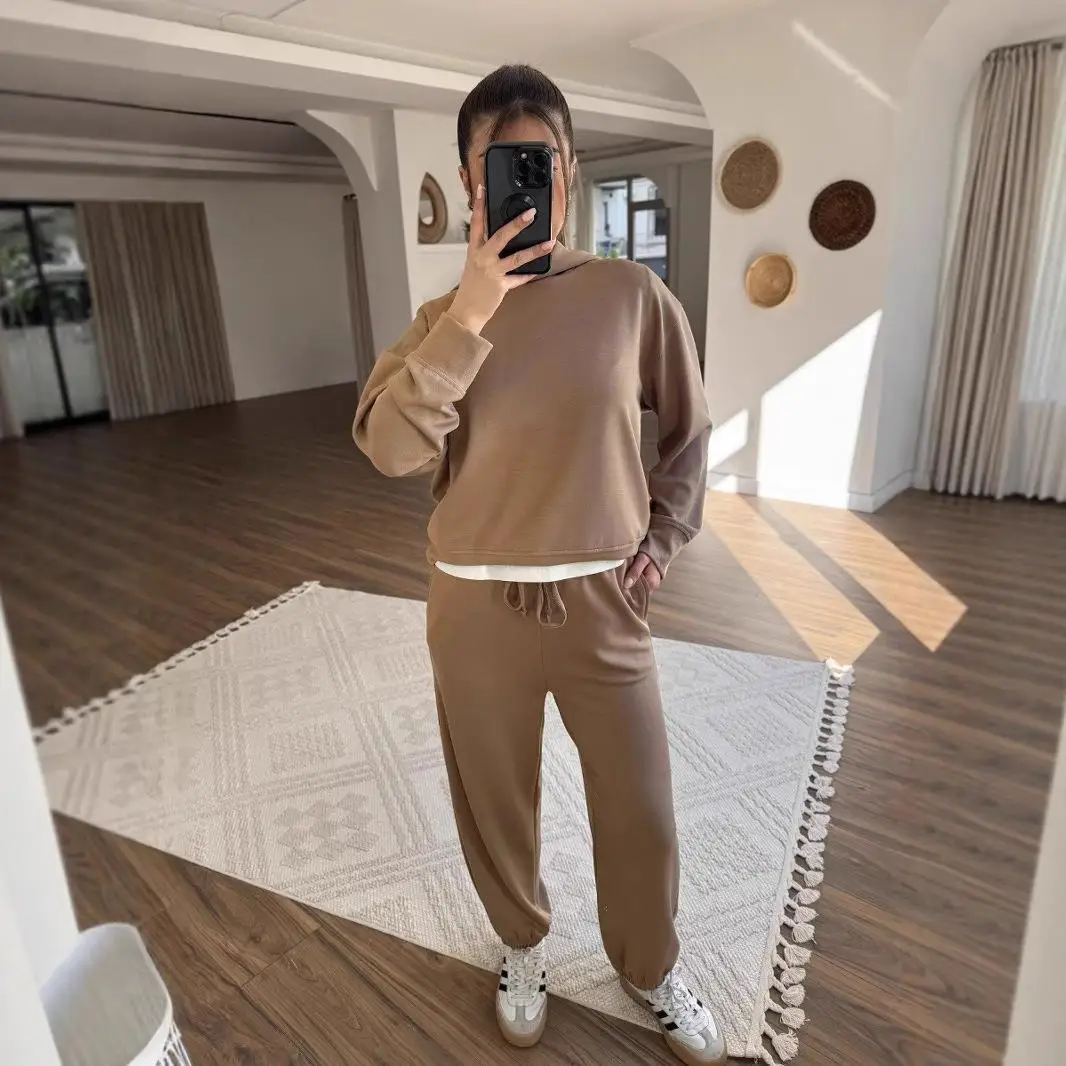 

Women's Hooded Sweatshirts Set Casual Style Long Sleeve Long Pants Fashionable Three-Piece Winter Outfit Color Design