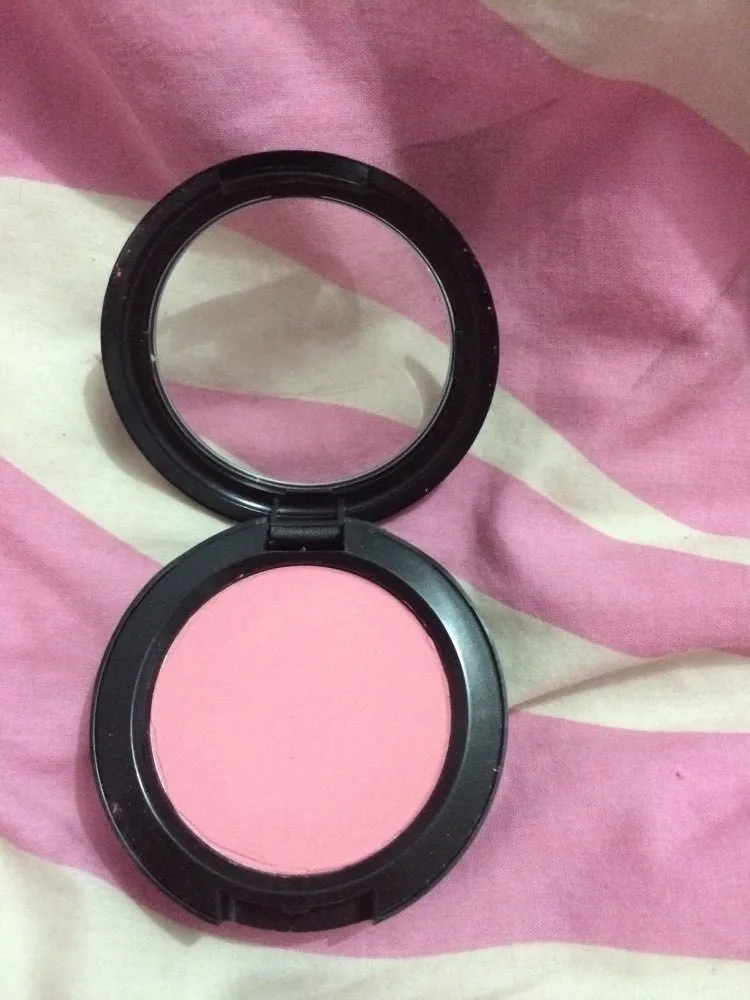 บลัชออนเนื้อแป้งอัดแข็งแบบนุ่ม 3 กรัม