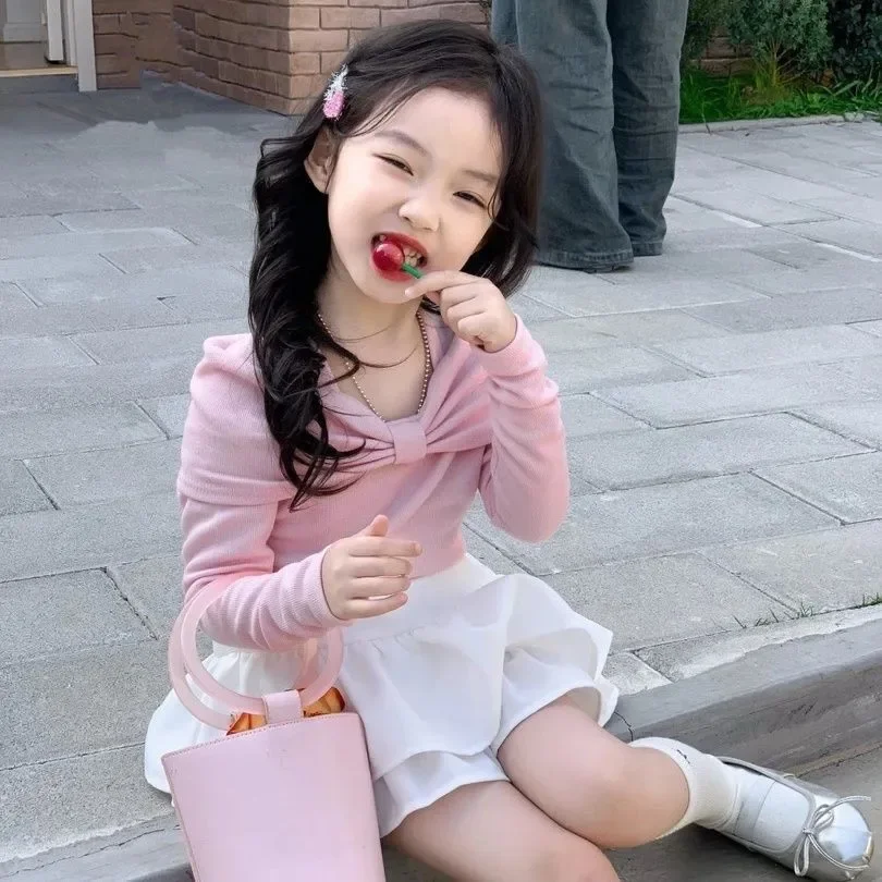 

Girls' Spring and Autumn Set 2026 New Fashionable Children's Design Top+pleated Skirt Two piece Set Kids Outfits
