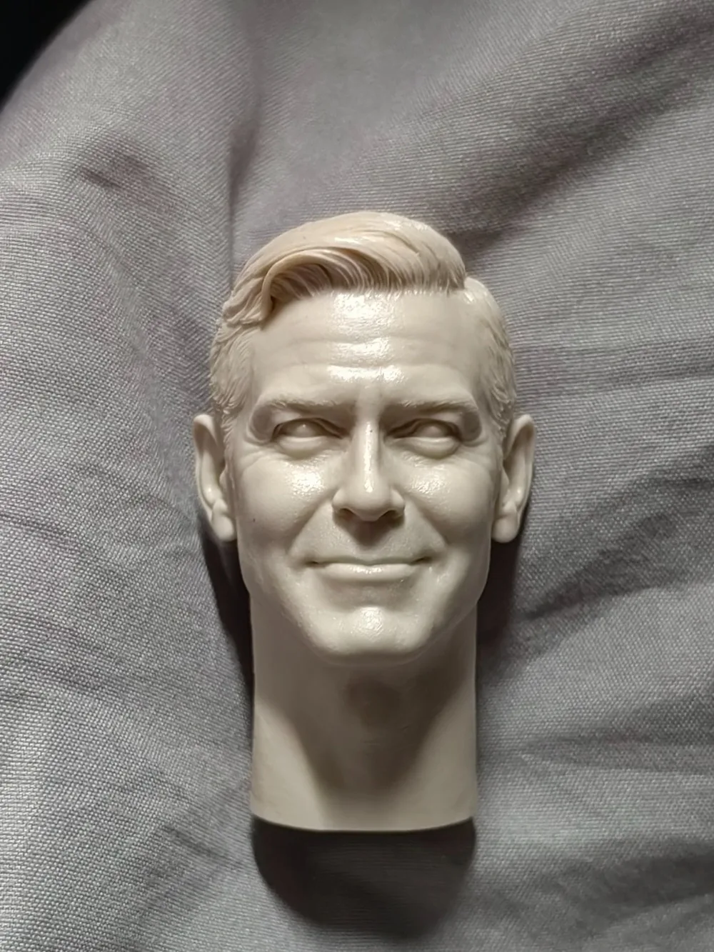 

1/6 Die-cast Resin Model Assembly Kit (George Clooney) Head Sculpted Model Toy (55mm) Unpainted