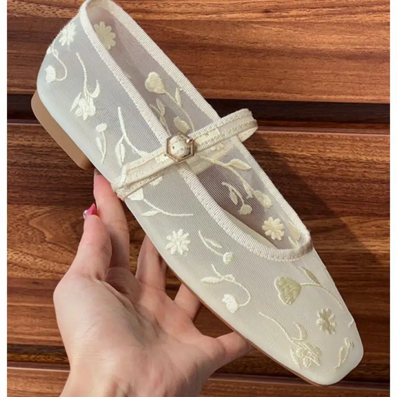 

Withered Minimalist French Gentle Style Mesh Embroidered Mary Jane Shoes Spring And Summer Square Toe Flat Ballet Shoes Woman