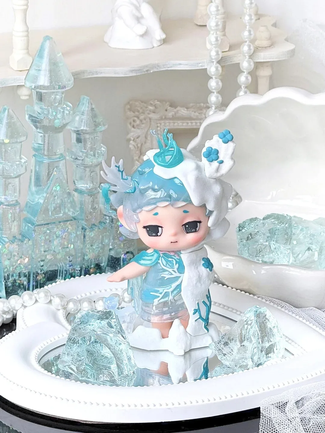 

Heyone Blacktoys Faya Light Picking Realm Trendy Handheld Blind Box Toy Desktop Ornament For Girls Collectible Vinyl Face Gift