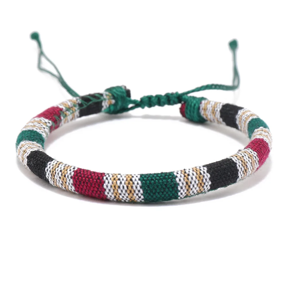 12-teiliges Set an Armbändern im Boho-Stil für Männer und Frauen, geflochten, für den Sommer, handgefertigt, als Festival-Schmuck und Accessoires. – Detail 6