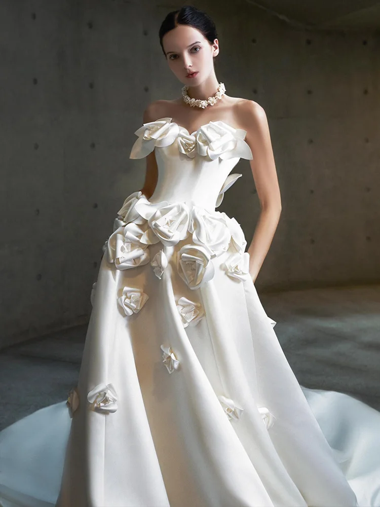 French Satin Tube Top Advanced Texture Trip Shoot Light Niche Wedding Dress Bride Small 2025 New Evening Women