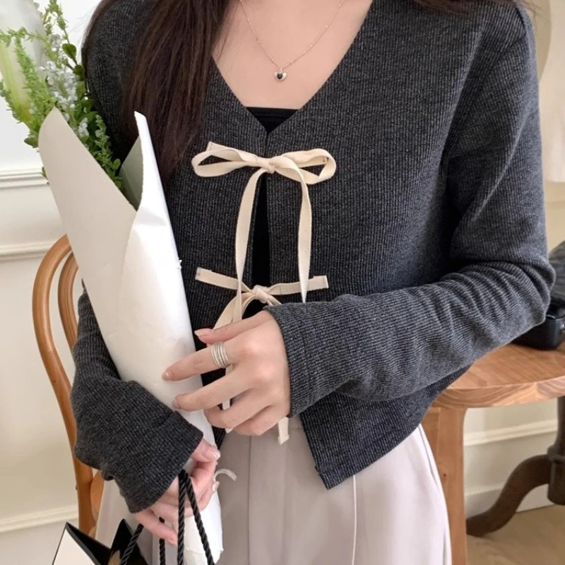 2026 Autumn New Hot Selling Sweet Niche V-neck Strap Long Sleeved Knitted Cardigan for Women