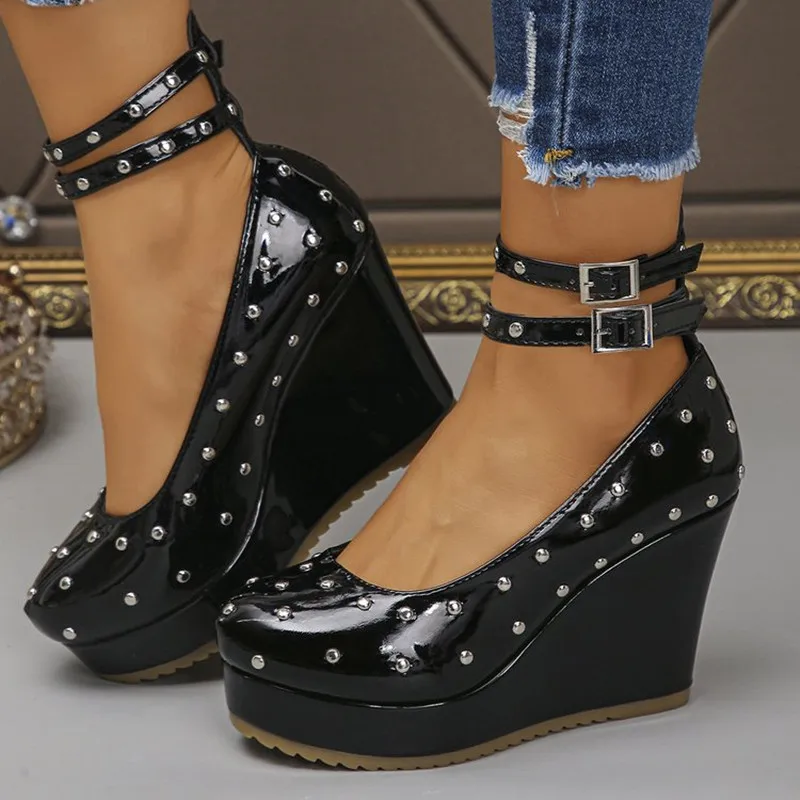 

2026 Luxury Retro Punk Style Platform Pumps for Women Studding Ankle Buckle Strap Chunky Heel Dress Shoes Comfortable High Heels