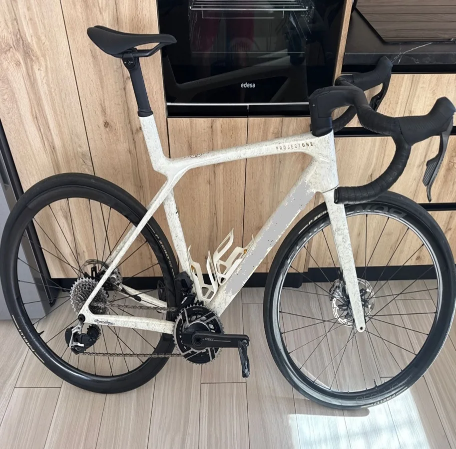 *NEW Madone SLR 9 AXS Gen 8 2025- Worldwide Advanced Features High-Powered Performance With 24 Month Warranty