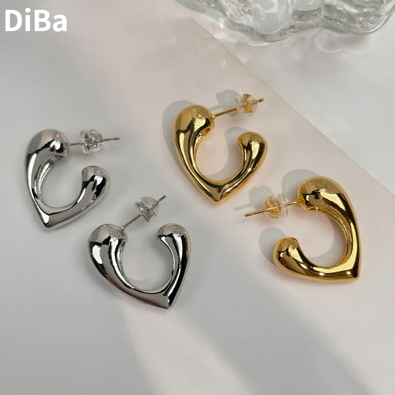 Fashion Jewelry European and American Design Metal Heart Hoop Cool Trend Earrings For Women Party Gifts Hot Sale Dropshipping