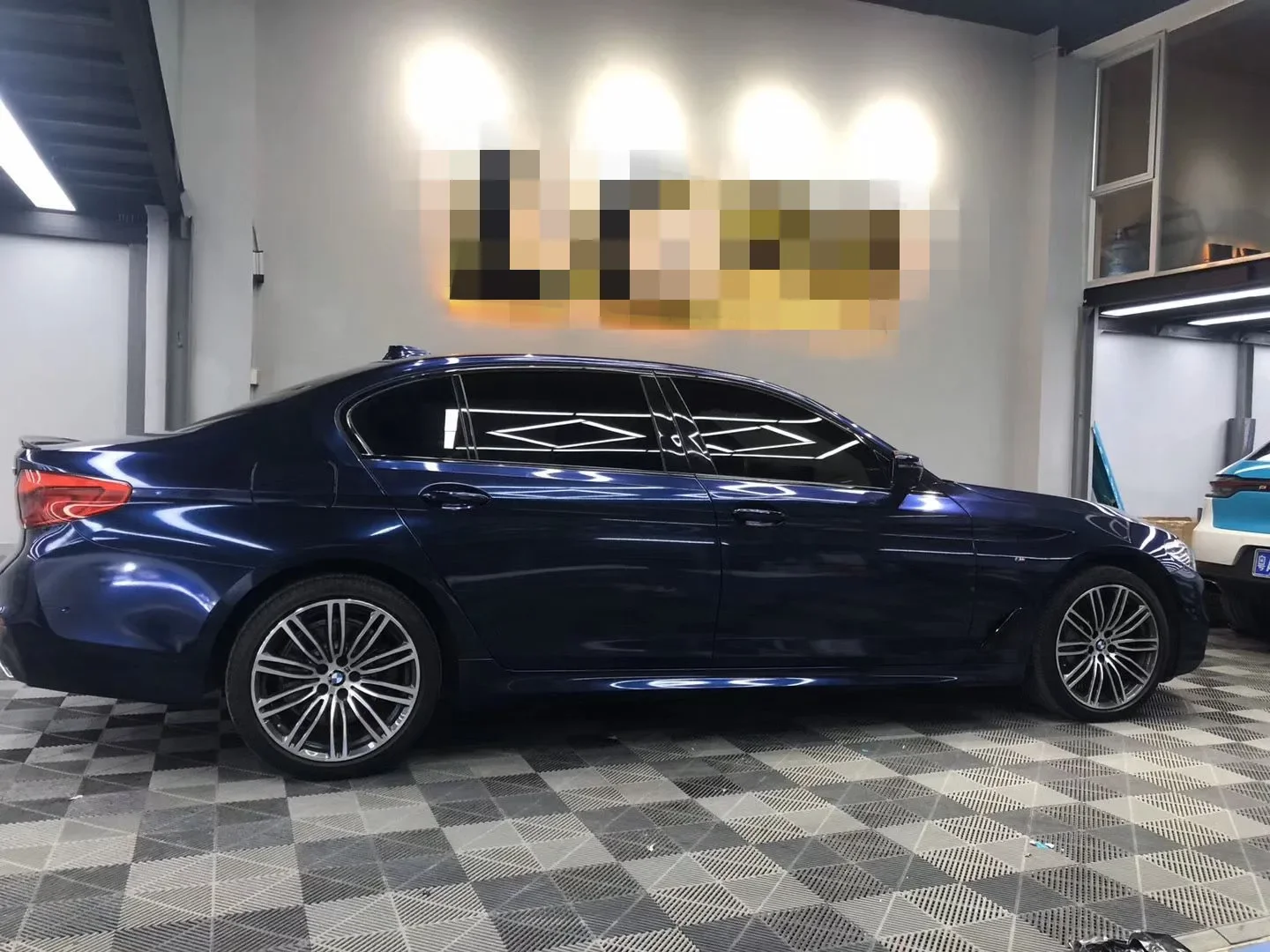 zz Pellicola vinilica lucida metallizzata blu scuro per auto