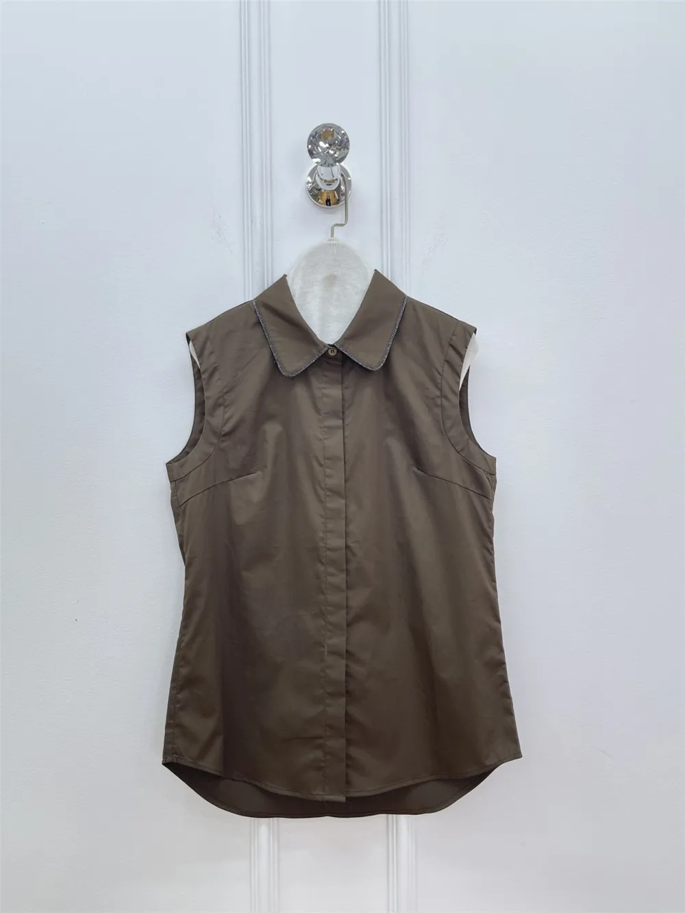 

Lapel Collar Chain Sleeveless Casual Shirt Top
