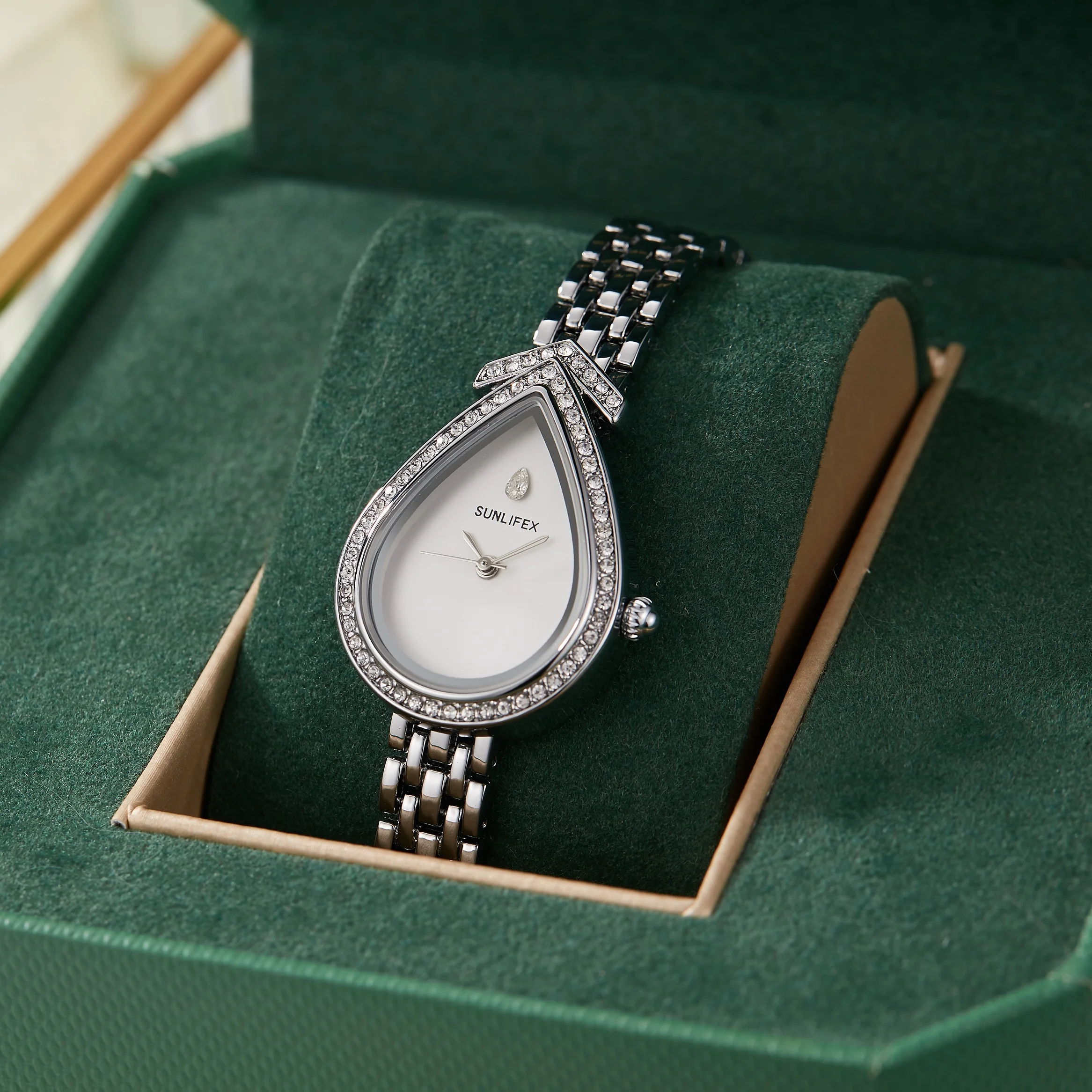 

2026 Elegant Teardrop Shaped Watch Women Crystal Diamond Accent Two Tone Steel Strap Waterproof Quartz Wristwatch Reloj Mujer