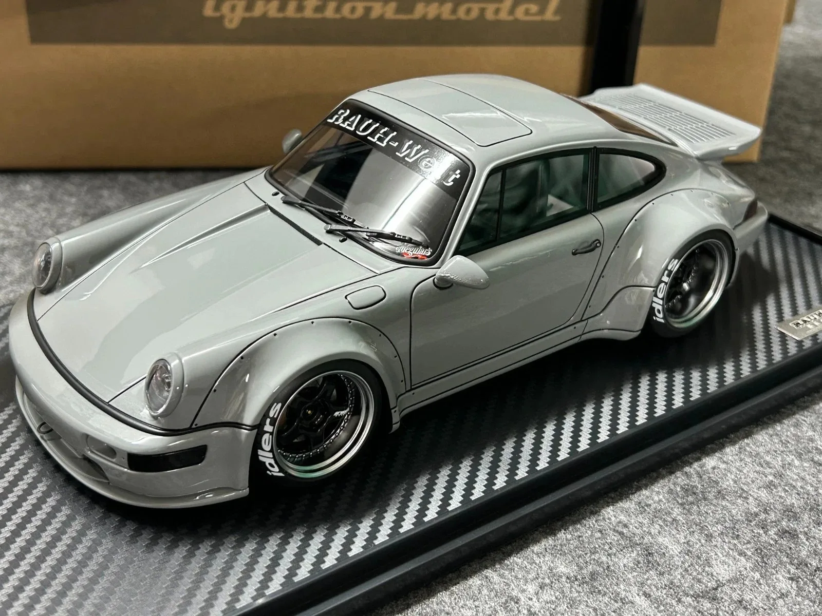 

Ignition model 1/18 RWB 964 Gray Resin Cast Limited Edition IG3634