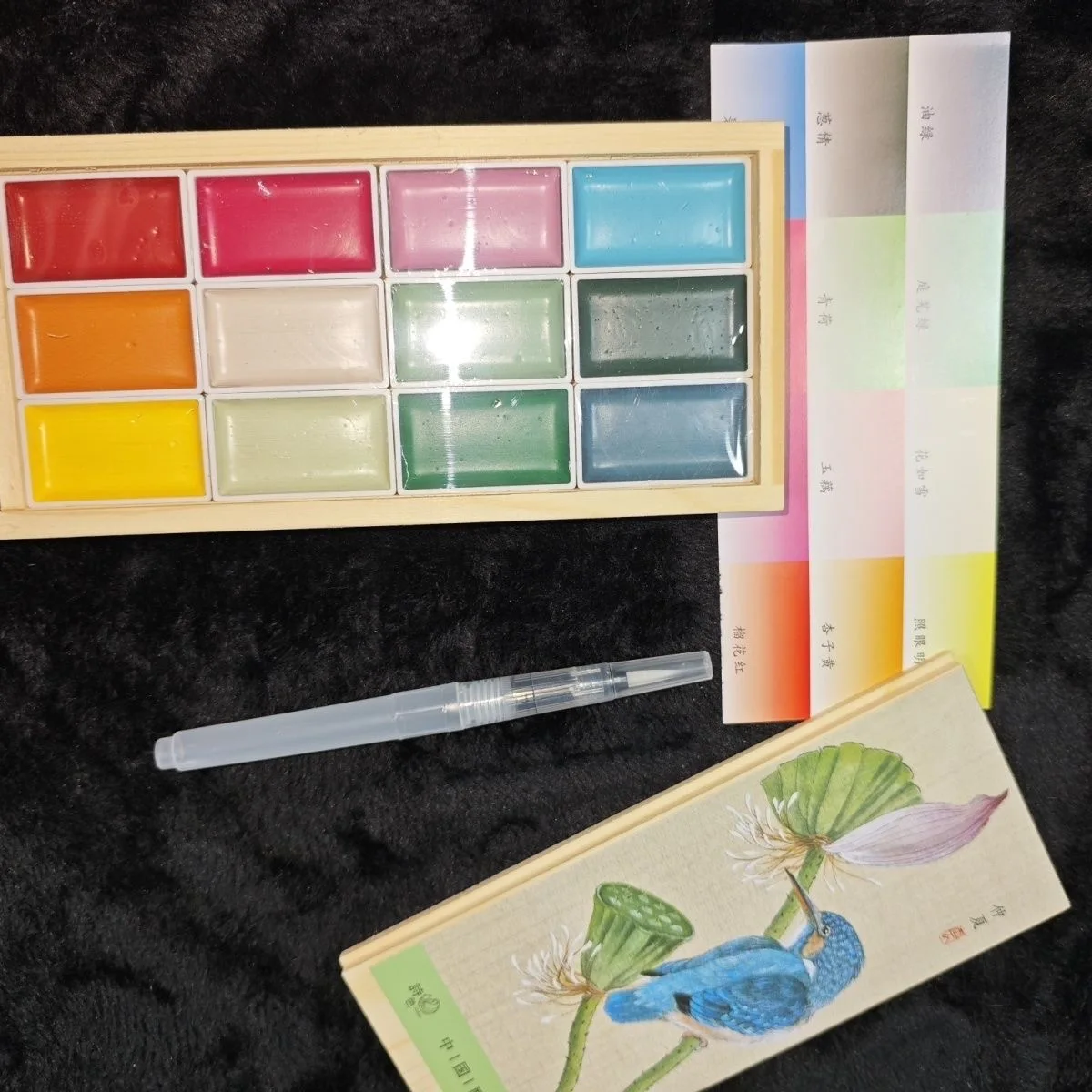 12-Color Handmade Chinese Painting Set，Each Piece to Be Removed Independently for Convenient Use， Suitable for Professional Art