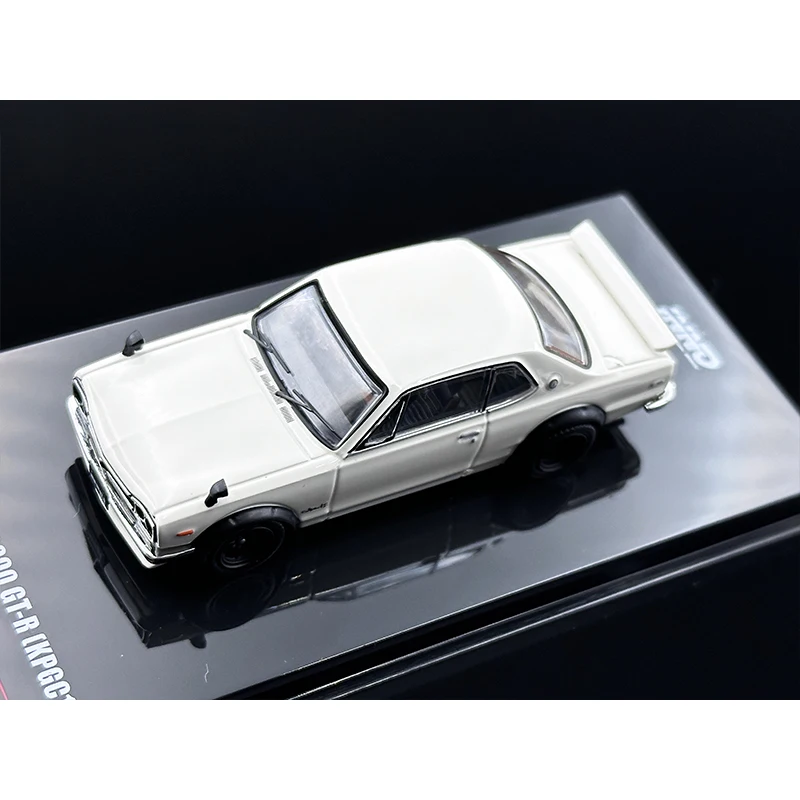 INNO In Stock 1:64 Skyline 2000 GTR KPGC10 Ivory White Diecast Diorama Car Model Collection Miniature Toys