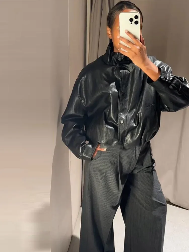 موضة الأسود بولي Leather الجلود Bomber سترة الوقوف طوق زر واحد الجبهة اقتصاص معطف 2025 الخريف الإناث موتو ملابس خارجية غير رسمية