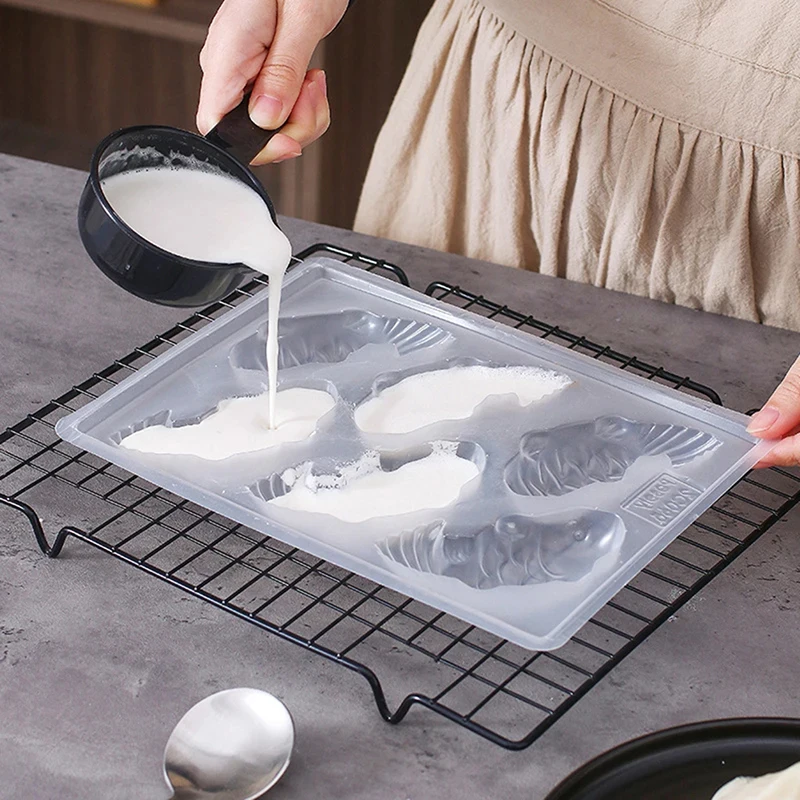 3D Koi Fish Shape Plastic Mold for Cake Chocolate Jelly Soap DIY Fondant Candy Sugarcraft Baking Decorating Tool