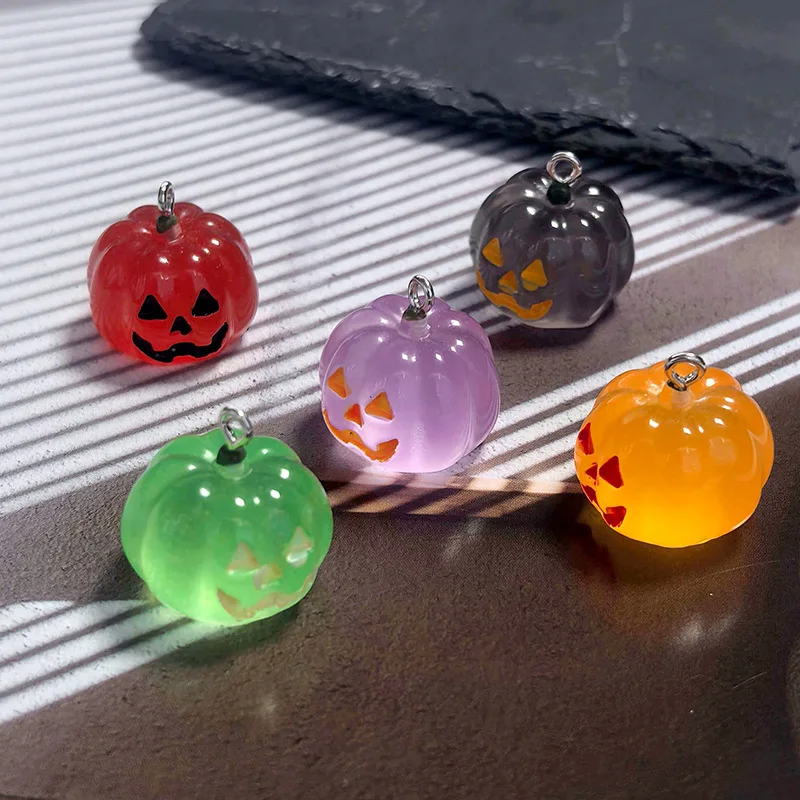 10pcs Resin Glow‑in‑the‑dark Halloween Pumpkin Charms DIY Jewelry Pendants for Earrings Necklaces Keychains Bag Decorations